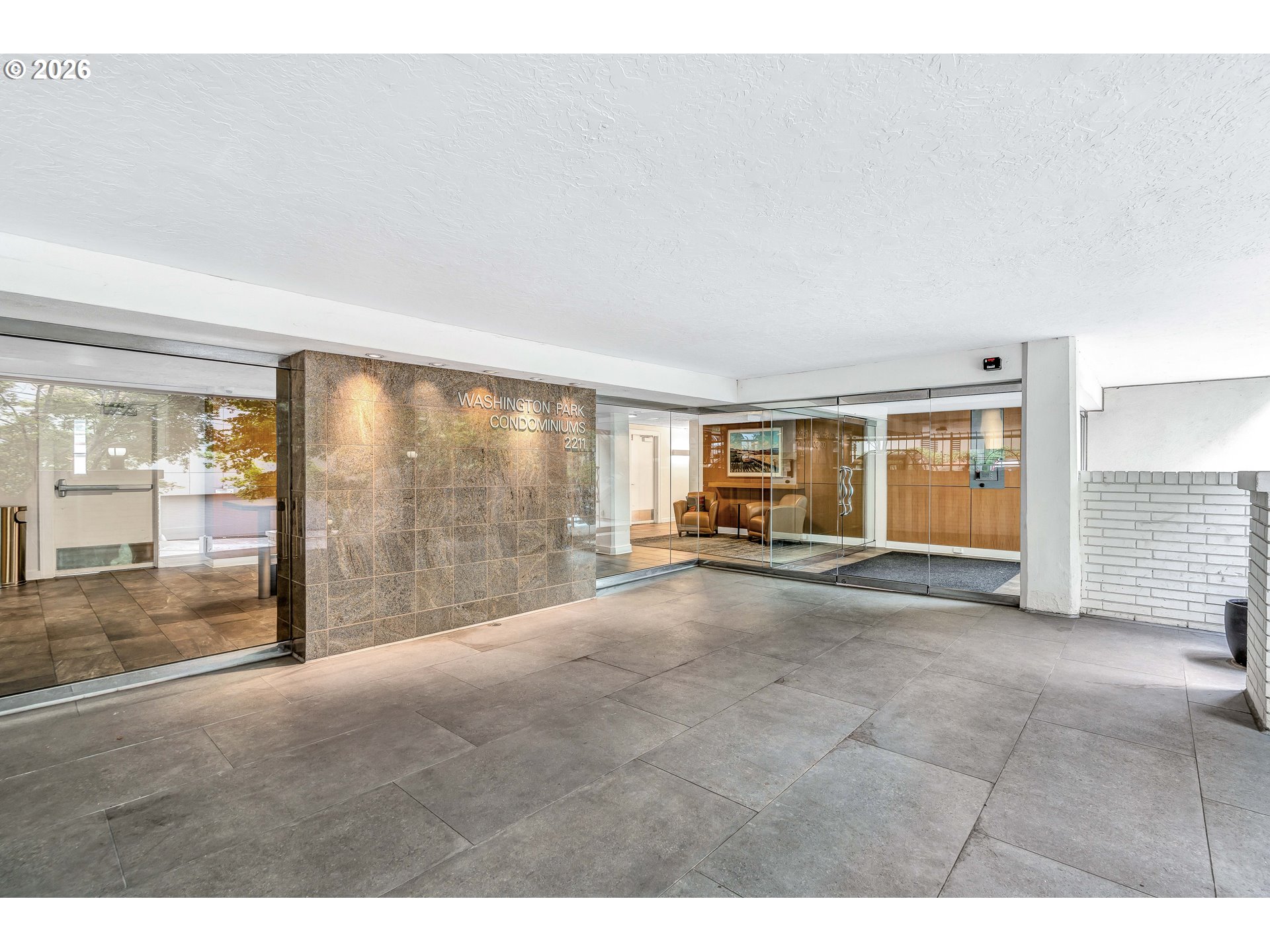 2211 SW PARK PL 204