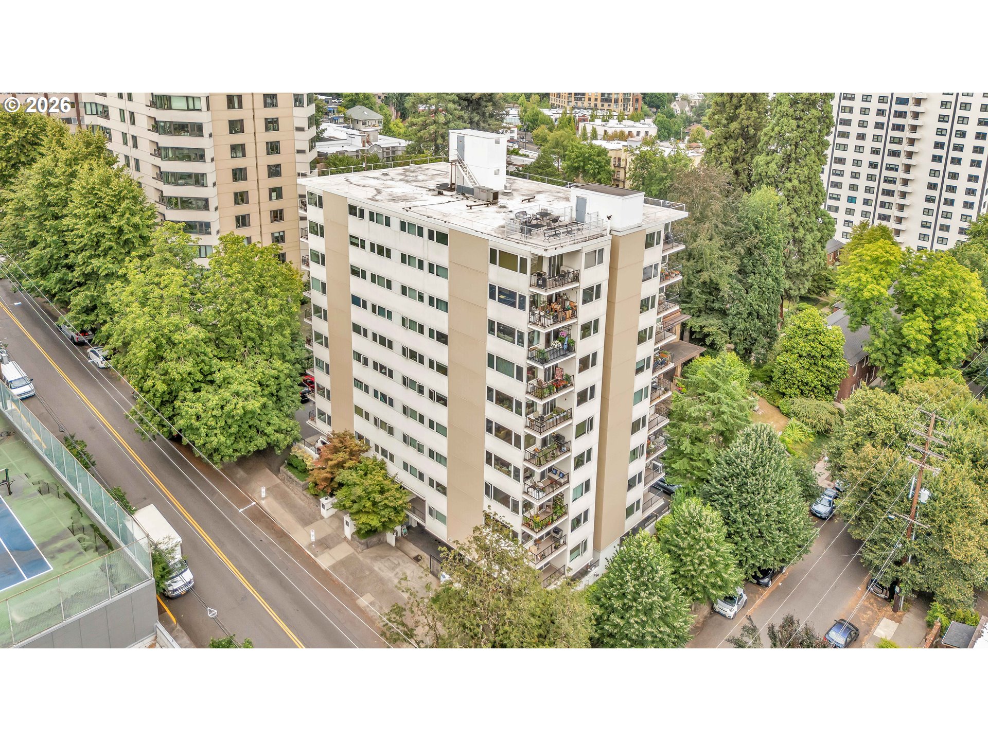 2211 SW PARK PL 204