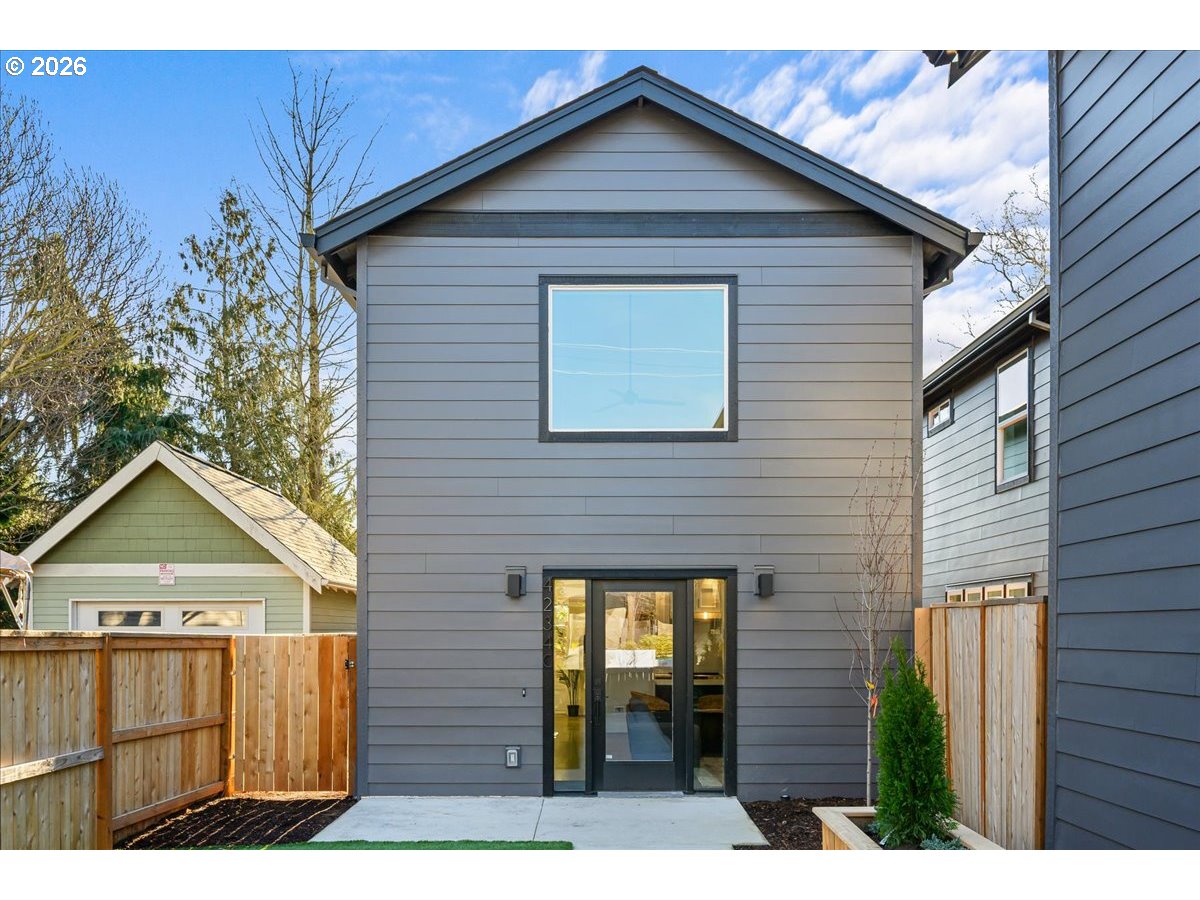 4234 SE YAMHILL ST C