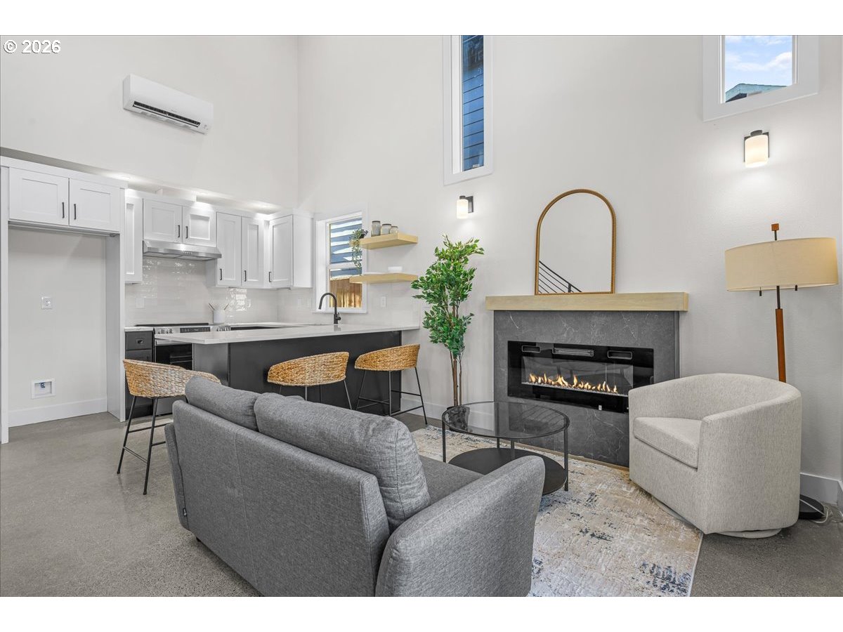 4234 SE YAMHILL ST C