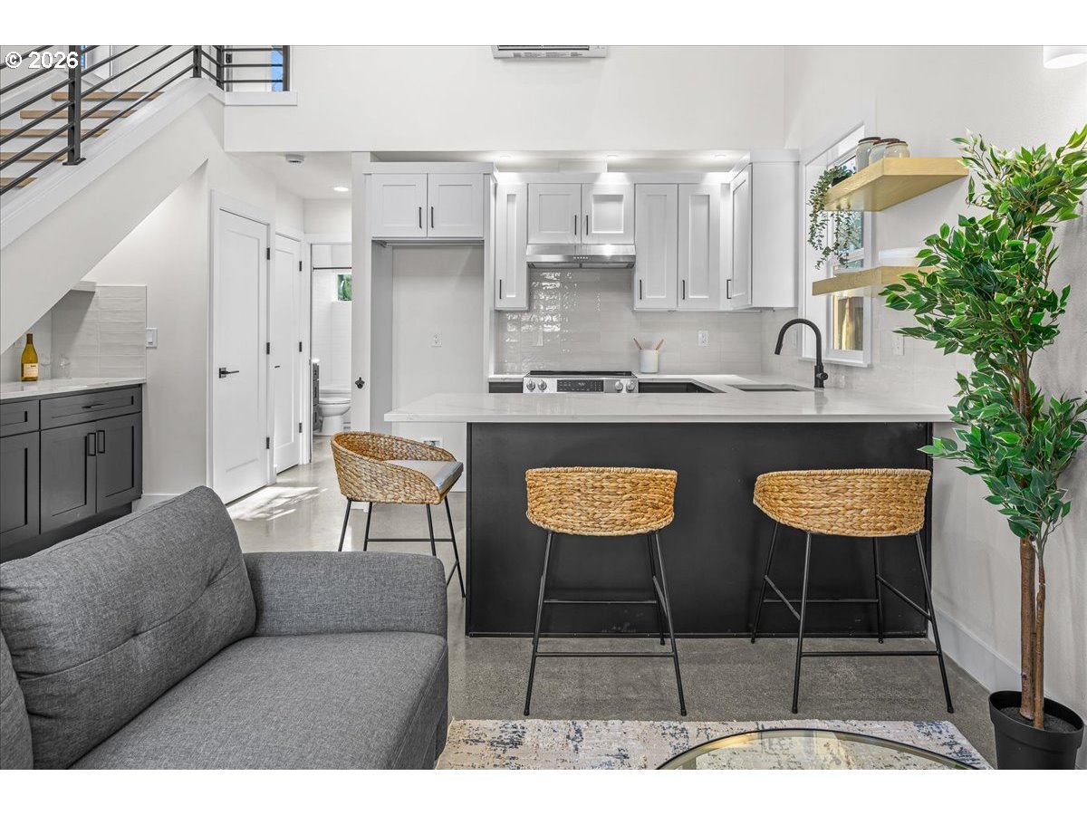 4234 SE YAMHILL ST C