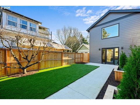 4234 SE YAMHILL ST C Portland OR 97215