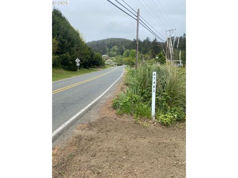 67482 E BAY RD North Bend OR 97459