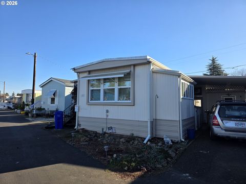 19605 RIVER RD 122 Gladstone OR 97027