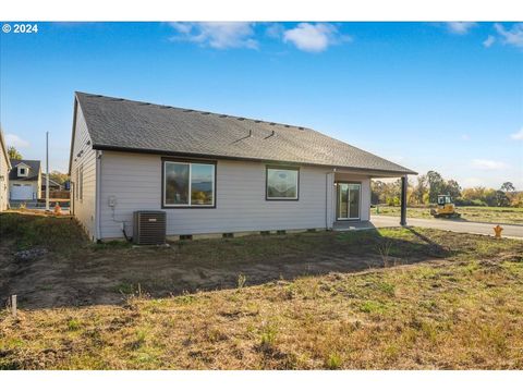 A home in Yamhill