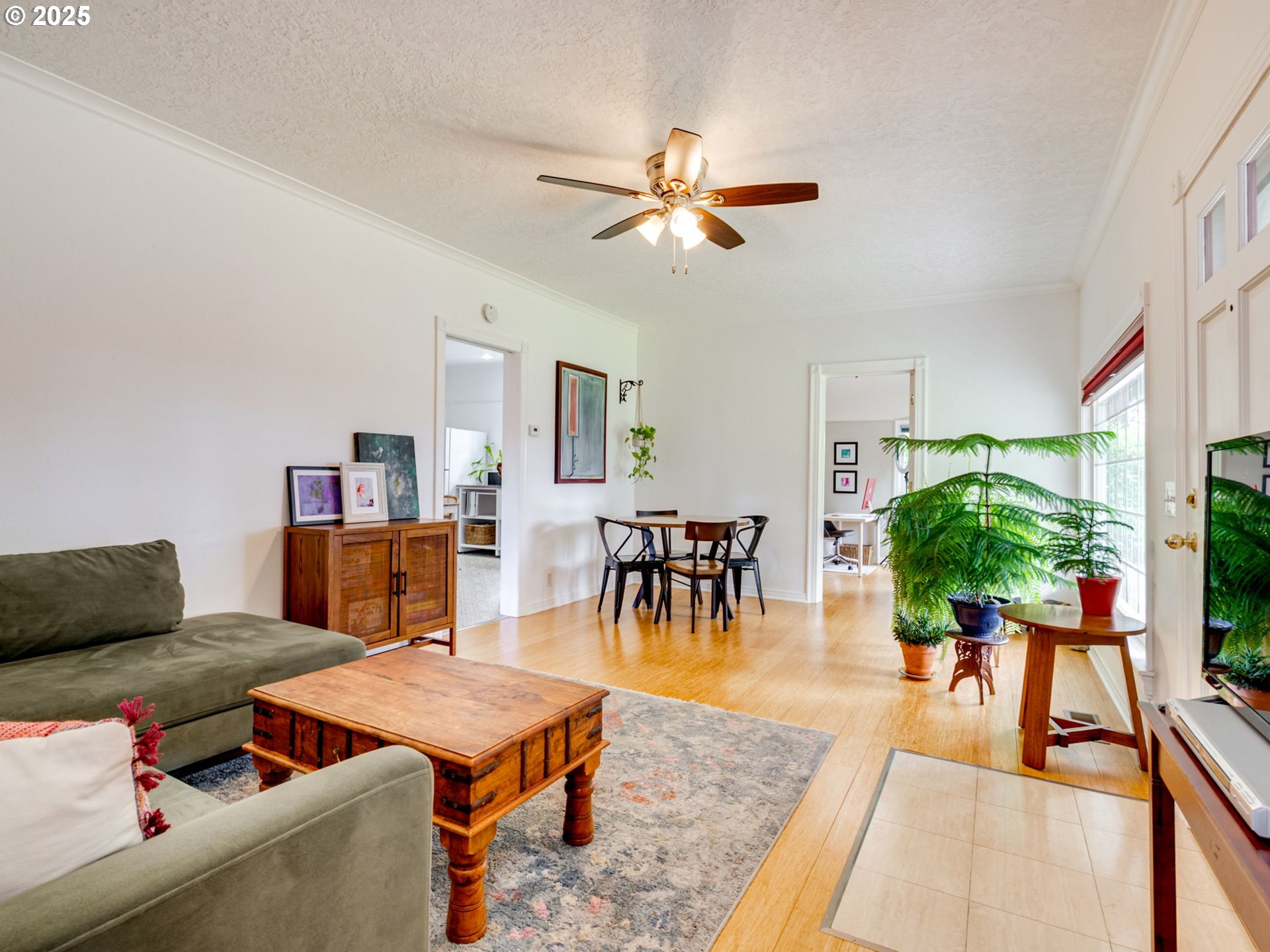 789 W MAIN ST