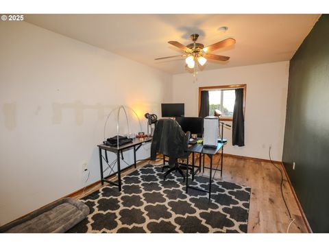 Tiny photo for 47696 Beaver St, Oakridge, OR 97463 (MLS # 796739927)