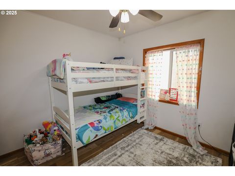 Tiny photo for 47696 Beaver St, Oakridge, OR 97463 (MLS # 796739927)