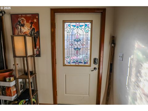Tiny photo for 47696 Beaver St, Oakridge, OR 97463 (MLS # 796739927)