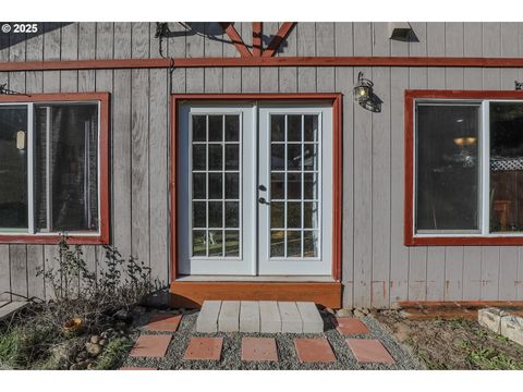Tiny photo for 47696 Beaver St, Oakridge, OR 97463 (MLS # 796739927)