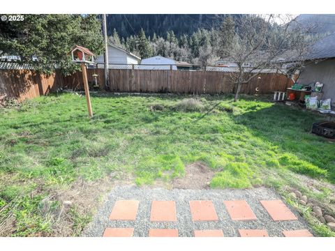 Tiny photo for 47696 Beaver St, Oakridge, OR 97463 (MLS # 796739927)