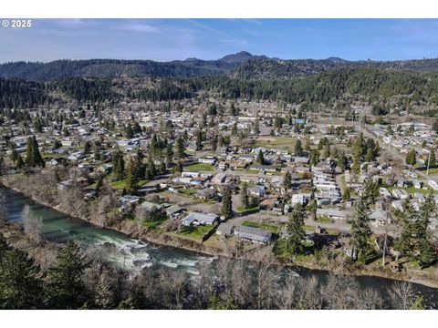 Tiny photo for 47696 Beaver St, Oakridge, OR 97463 (MLS # 796739927)