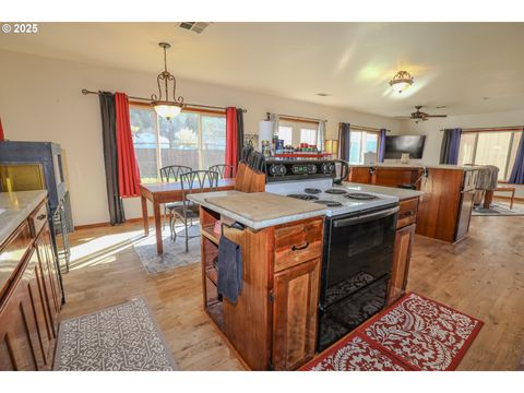 Tiny photo for 47696 Beaver St, Oakridge, OR 97463 (MLS # 796739927)