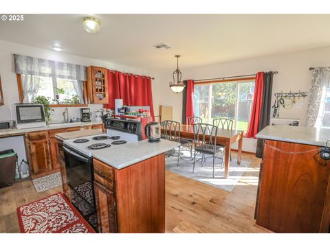 Tiny photo for 47696 Beaver St, Oakridge, OR 97463 (MLS # 796739927)