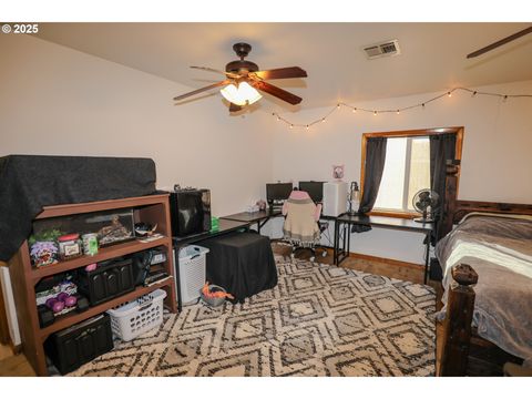 Tiny photo for 47696 Beaver St, Oakridge, OR 97463 (MLS # 796739927)