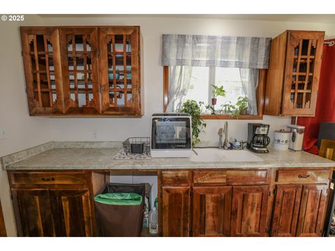 Tiny photo for 47696 Beaver St, Oakridge, OR 97463 (MLS # 796739927)