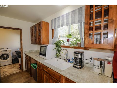 Tiny photo for 47696 Beaver St, Oakridge, OR 97463 (MLS # 796739927)
