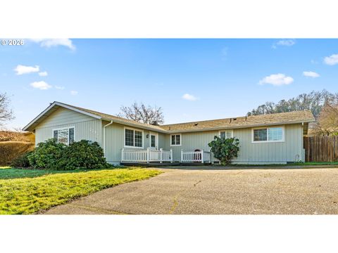 2248 LA CANADA DR Roseburg OR 97471