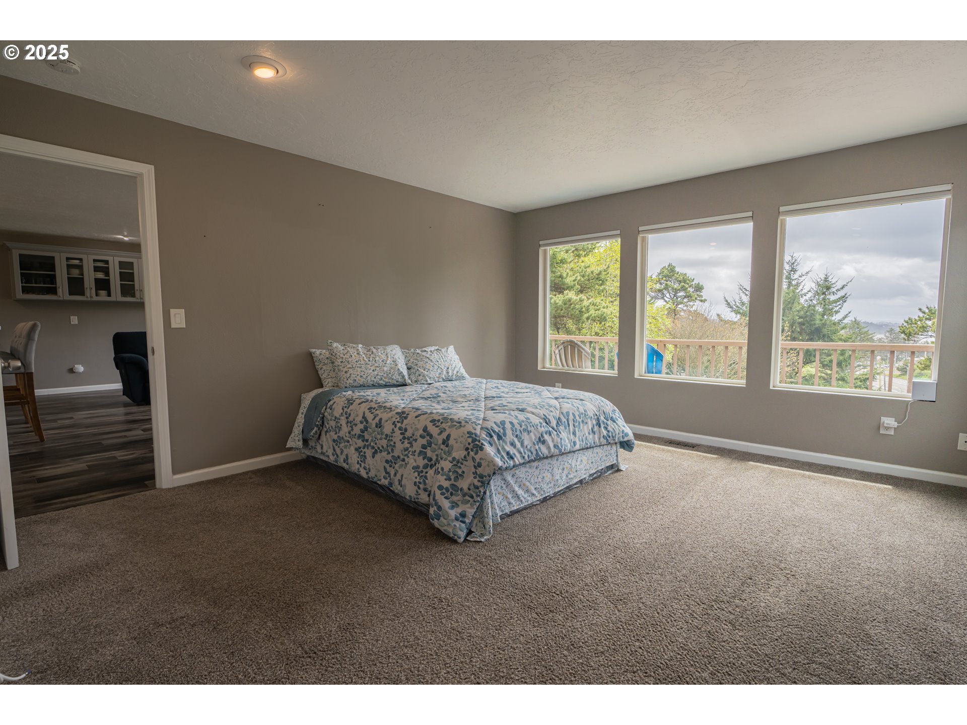 Newport, Oregon 97365, United States, 4 Bedrooms Bedrooms, ,3 BathroomsBathrooms,Residential,Pending,119615