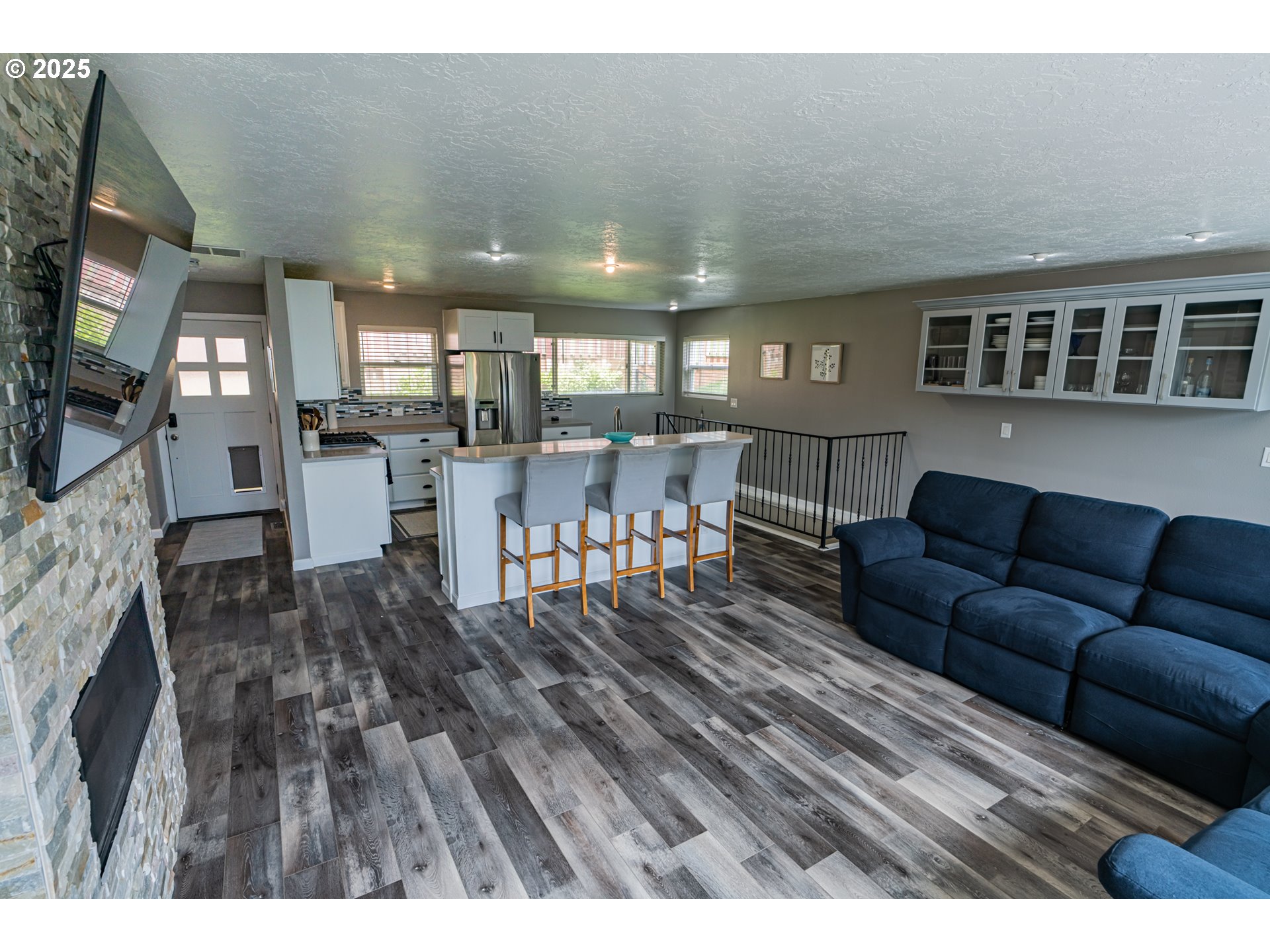 Newport, Oregon 97365, United States, 4 Bedrooms Bedrooms, ,3 BathroomsBathrooms,Residential,Pending,119615