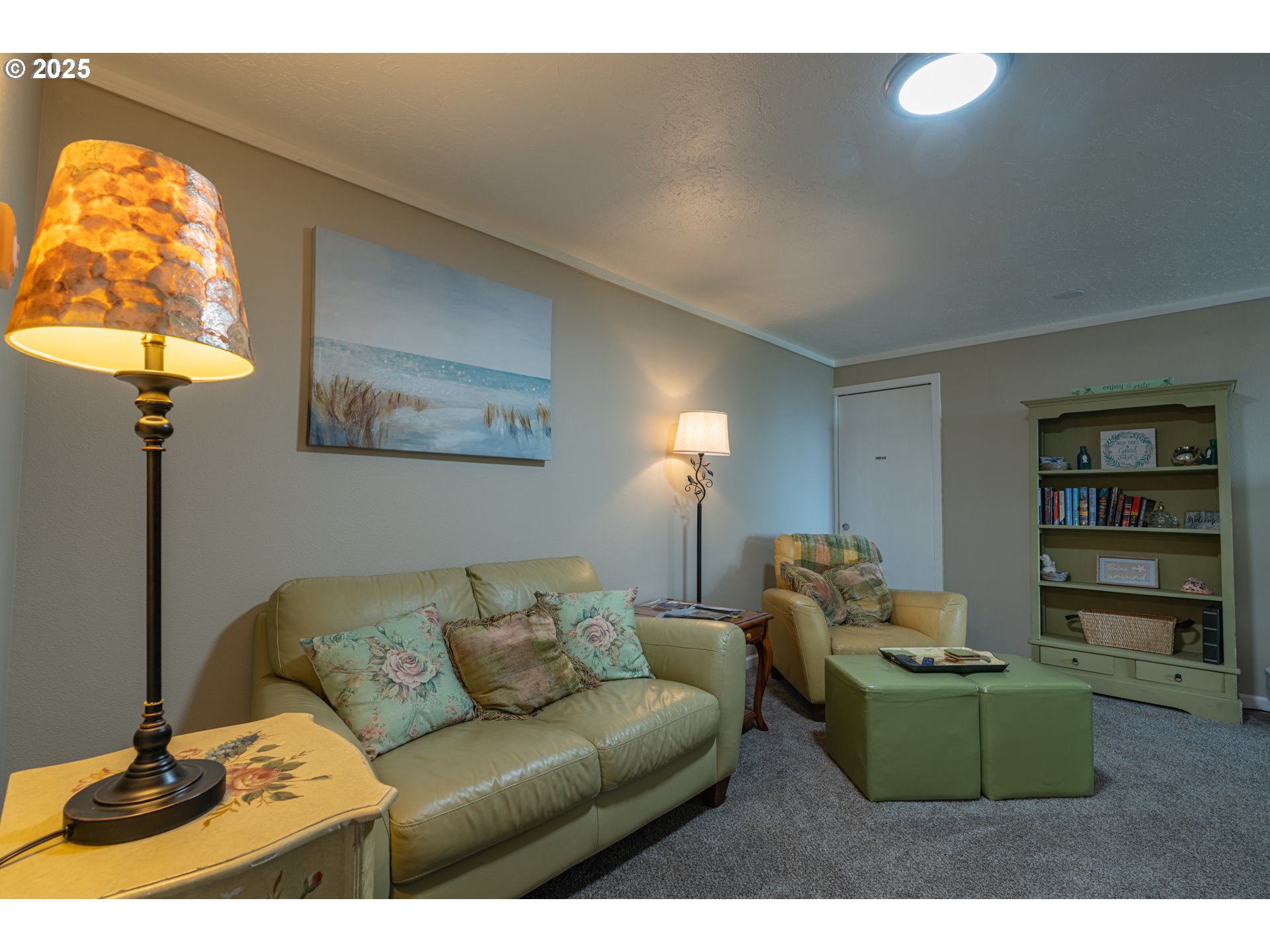 Newport, Oregon 97365, United States, 4 Bedrooms Bedrooms, ,3 BathroomsBathrooms,Residential,Pending,119615