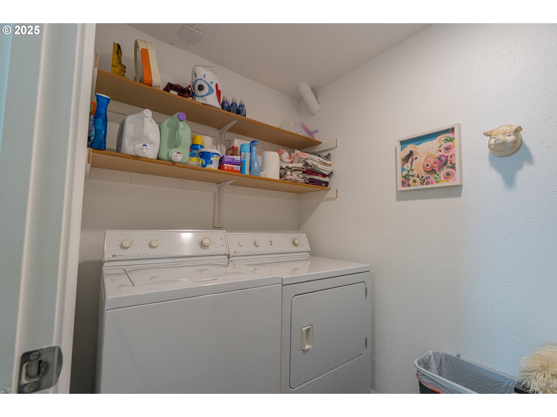 Newport, Oregon 97365, United States, 4 Bedrooms Bedrooms, ,3 BathroomsBathrooms,Residential,Pending,119615