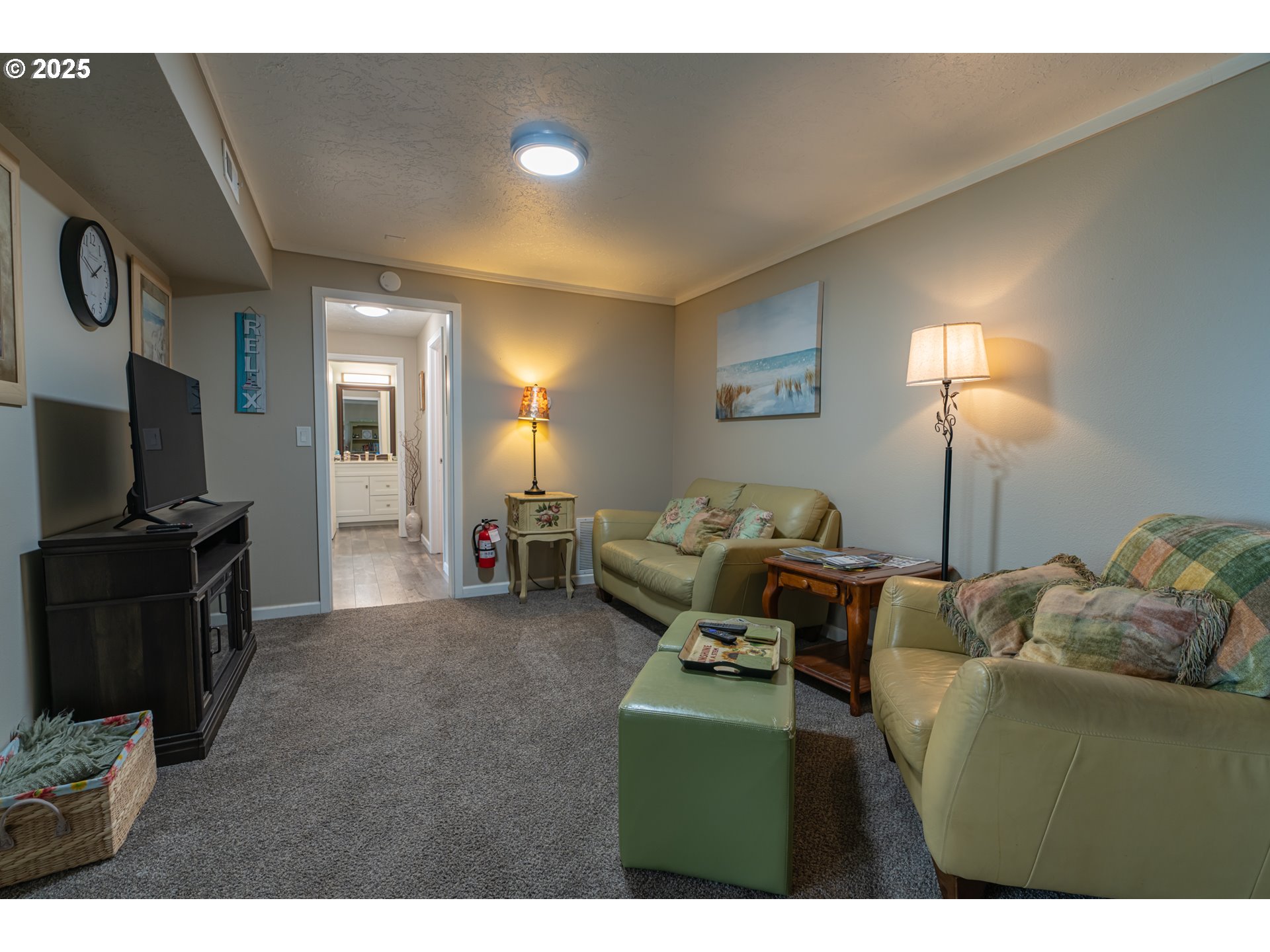 Newport, Oregon 97365, United States, 4 Bedrooms Bedrooms, ,3 BathroomsBathrooms,Residential,Pending,119615