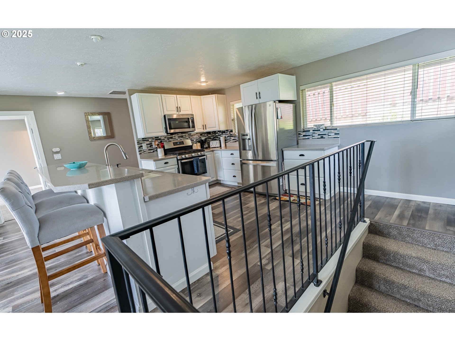 Newport, Oregon 97365, United States, 4 Bedrooms Bedrooms, ,3 BathroomsBathrooms,Residential,Pending,119615