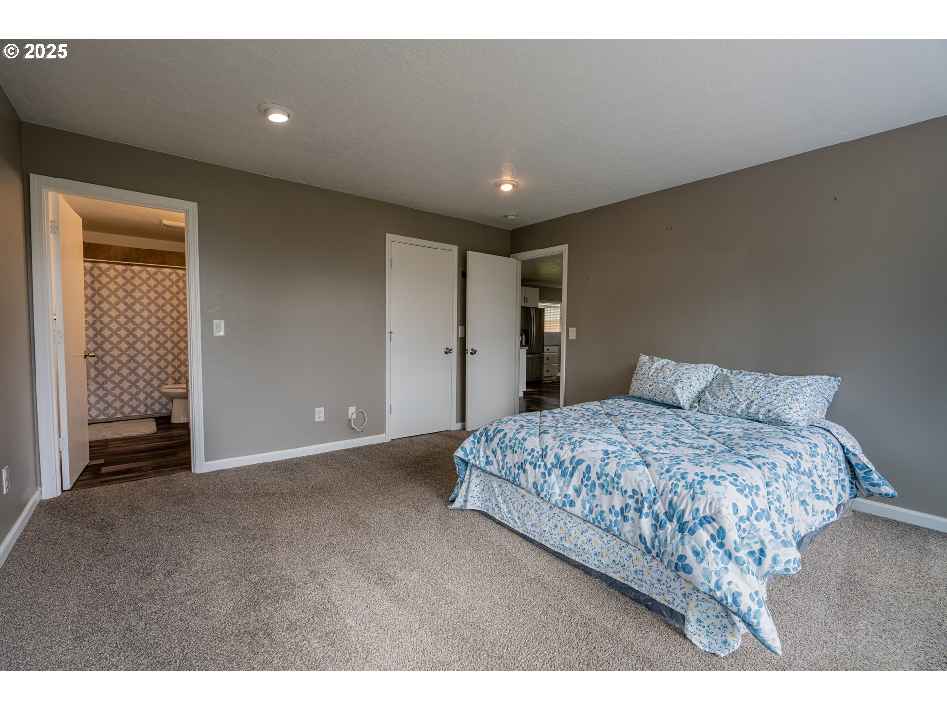 Newport, Oregon 97365, United States, 4 Bedrooms Bedrooms, ,3 BathroomsBathrooms,Residential,Pending,119615