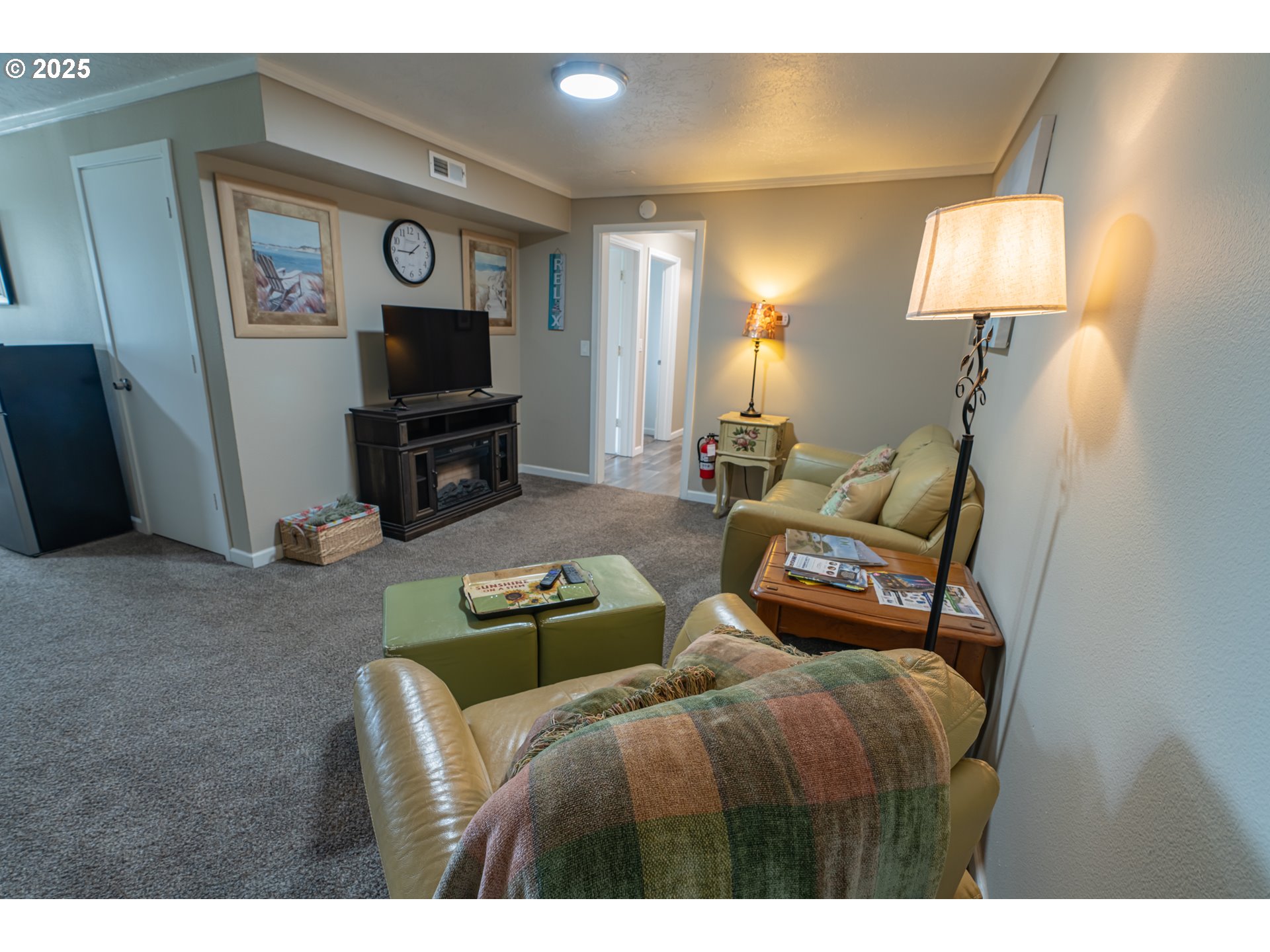 Newport, Oregon 97365, United States, 4 Bedrooms Bedrooms, ,3 BathroomsBathrooms,Residential,Pending,119615