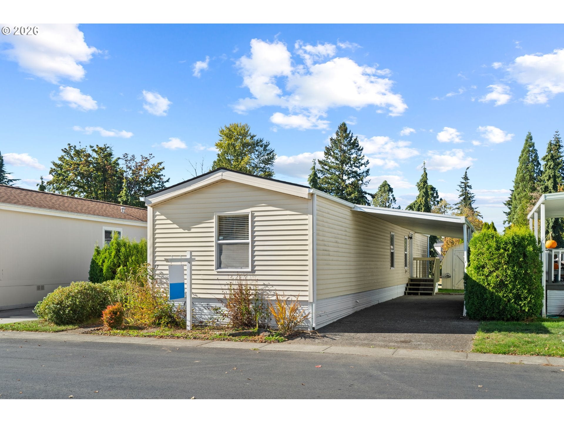 410 NE FAIRGROUND AVE 17