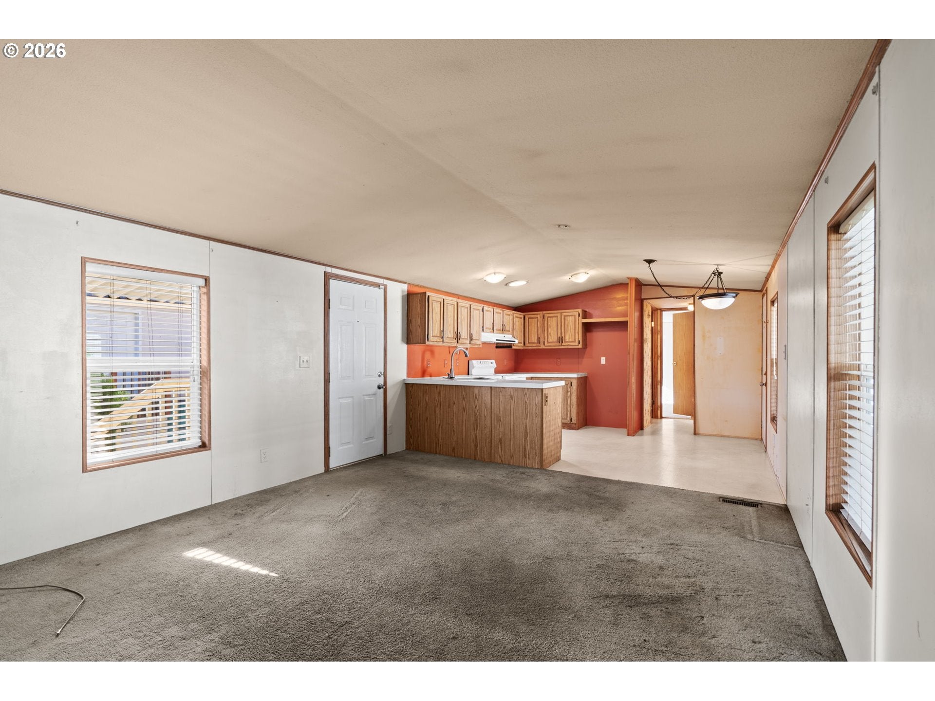 410 NE FAIRGROUND AVE 17