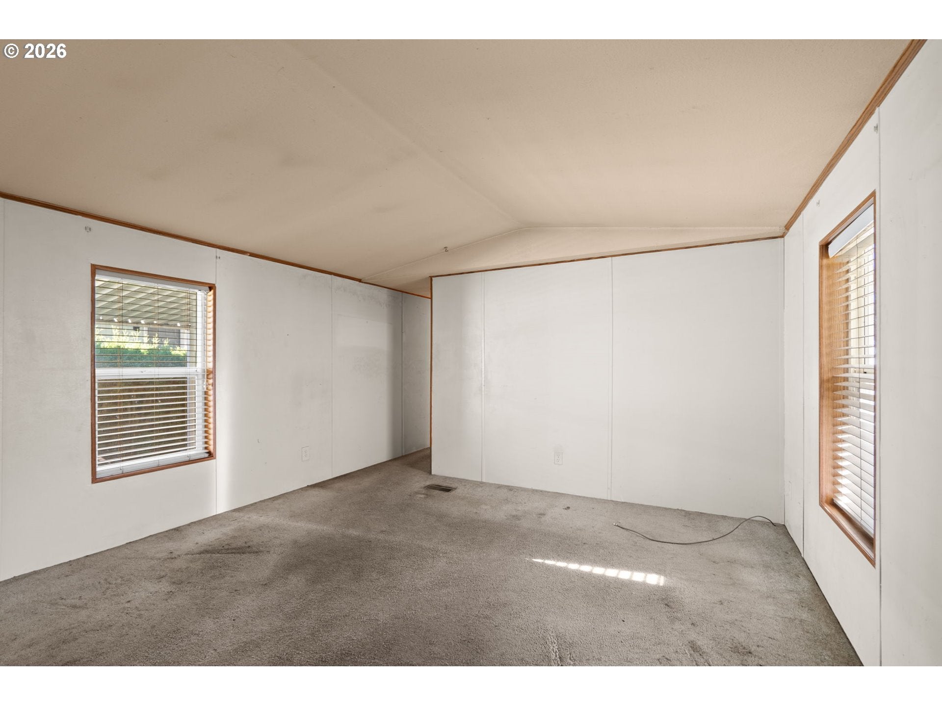 410 NE FAIRGROUND AVE 17