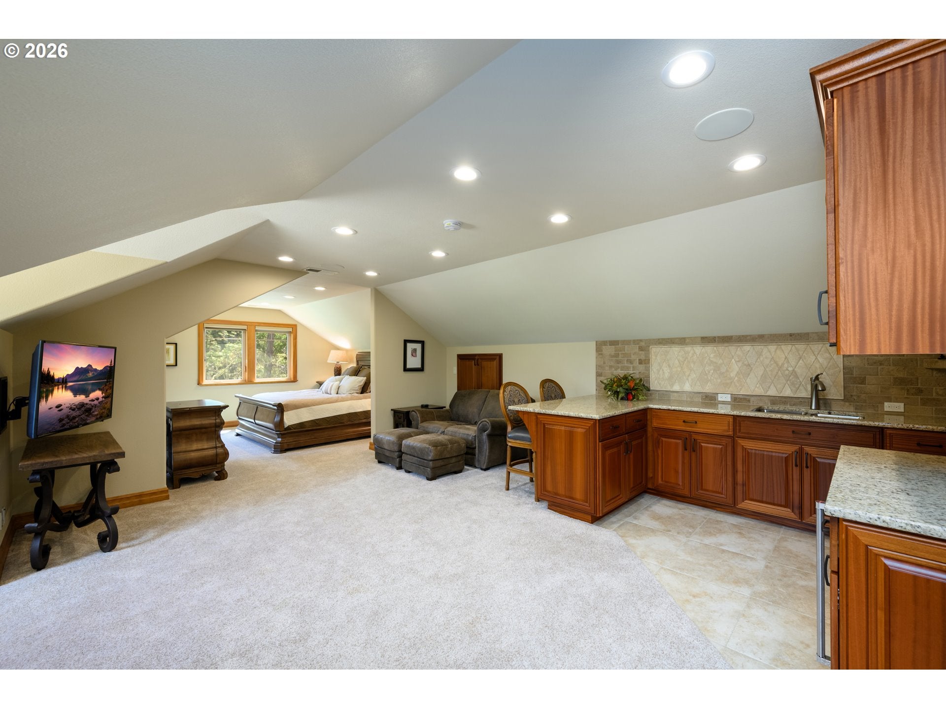 422 Jasmine Way, Roseburg, OR, 97471, USA, 5 Bedrooms Bedrooms, ,8 BathroomsBathrooms,Residential,Active,422 Jasmine Way,426247946