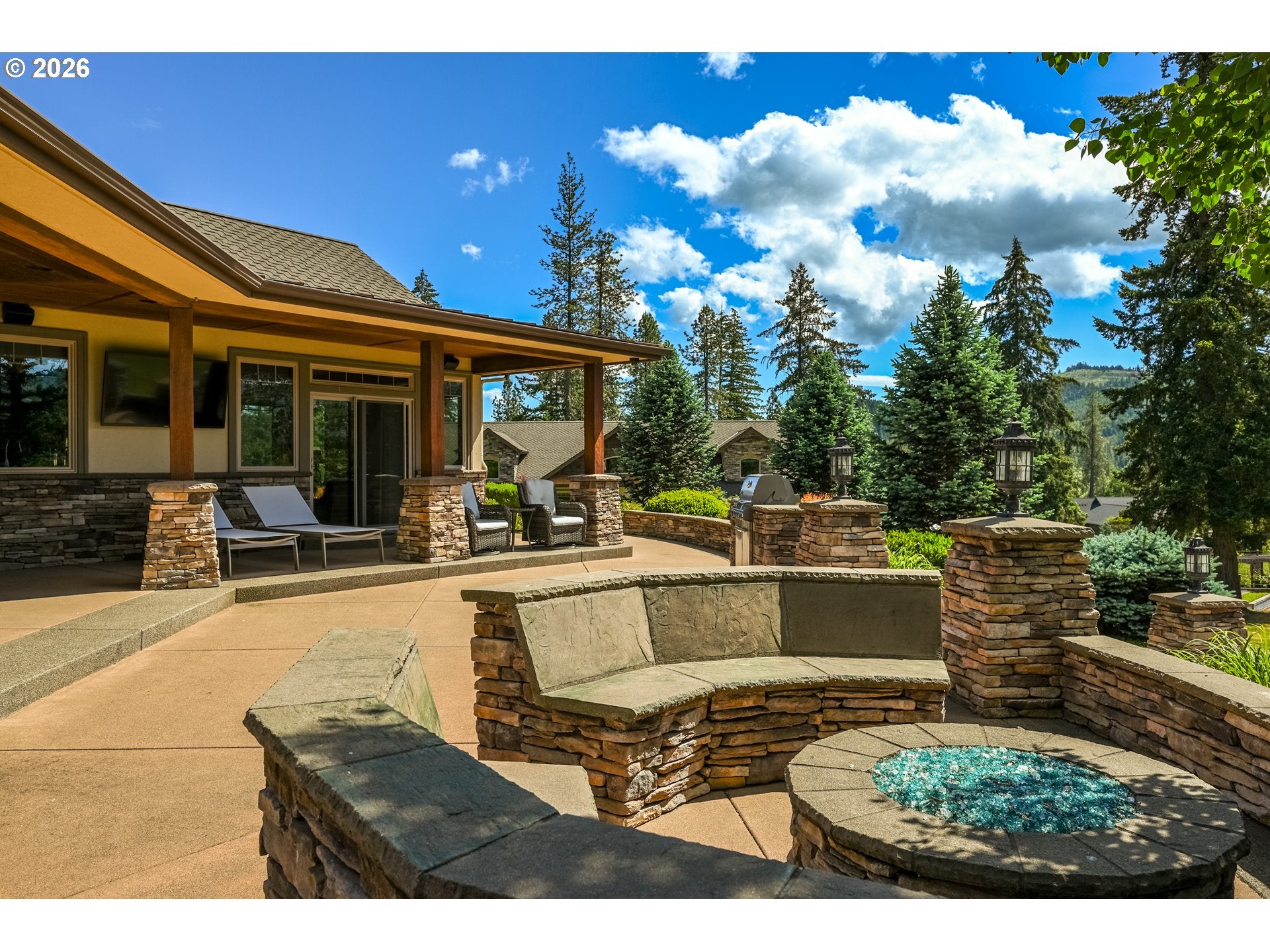 422 Jasmine Way, Roseburg, OR, 97471, USA, 5 Bedrooms Bedrooms, ,8 BathroomsBathrooms,Residential,Active,422 Jasmine Way,426247946