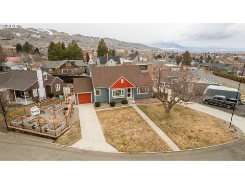 205 HILLCREST DR Baker City OR 97814