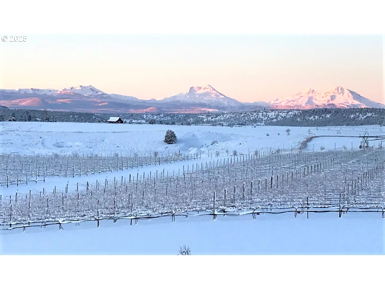 69850 NW LOWER VALLEY DR