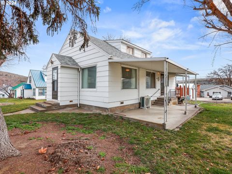 A home in Maupin