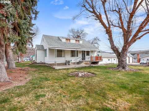 A home in Maupin