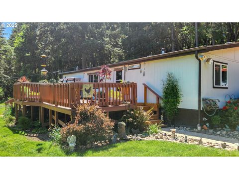 725 Forest View Ln, Roseburg, OR 97471 - MLS#: 325022938
