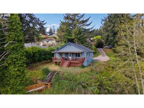 831 S 11th ST Coos Bay OR 97420