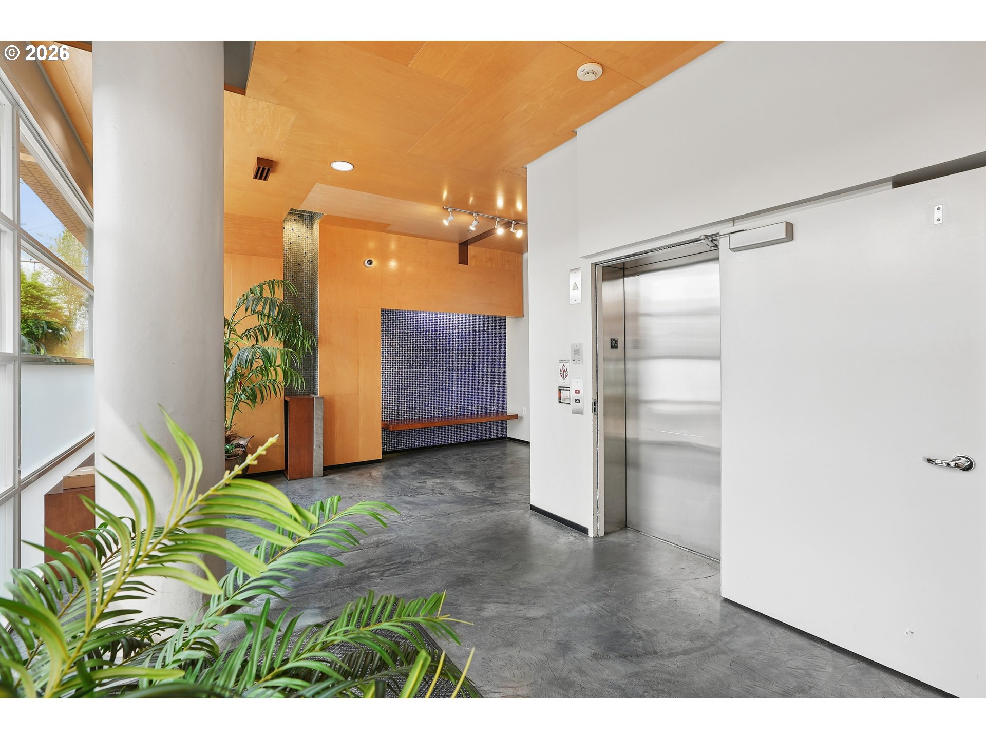 533 NE HOLLADAY ST 701