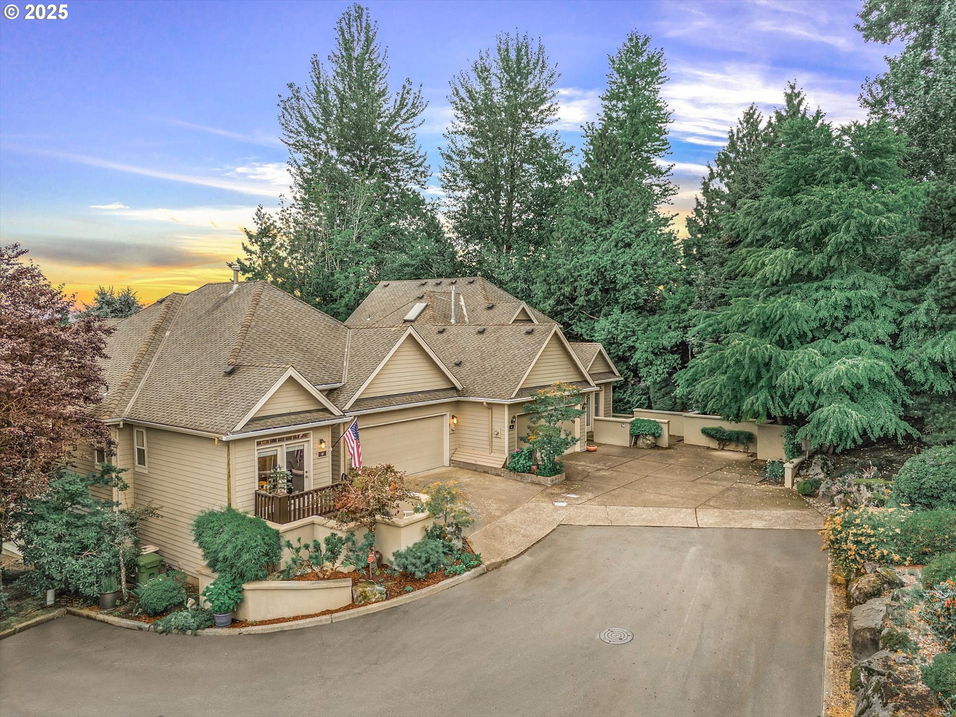 12 MORNINGVIEW LN