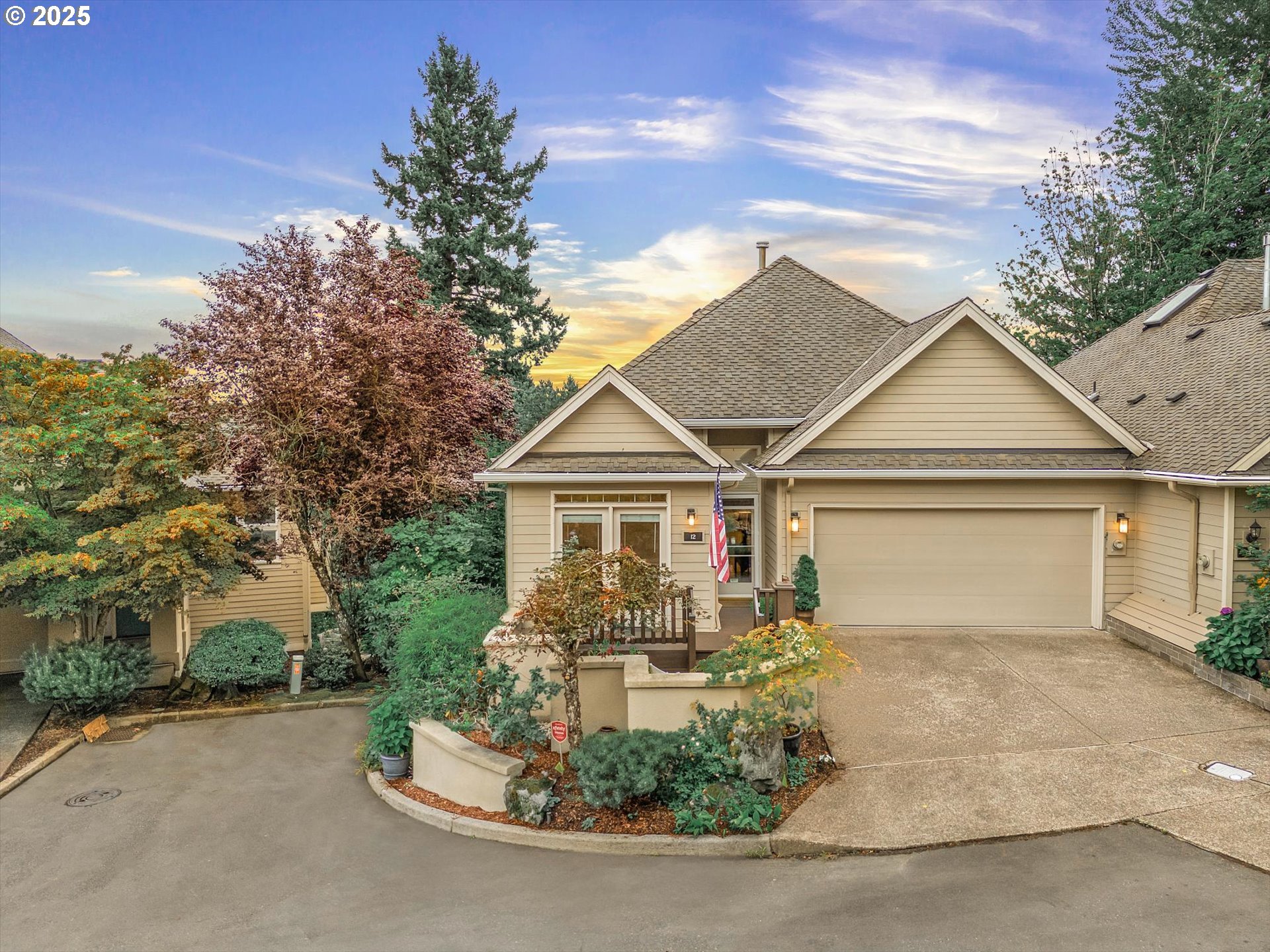12 MORNINGVIEW LN