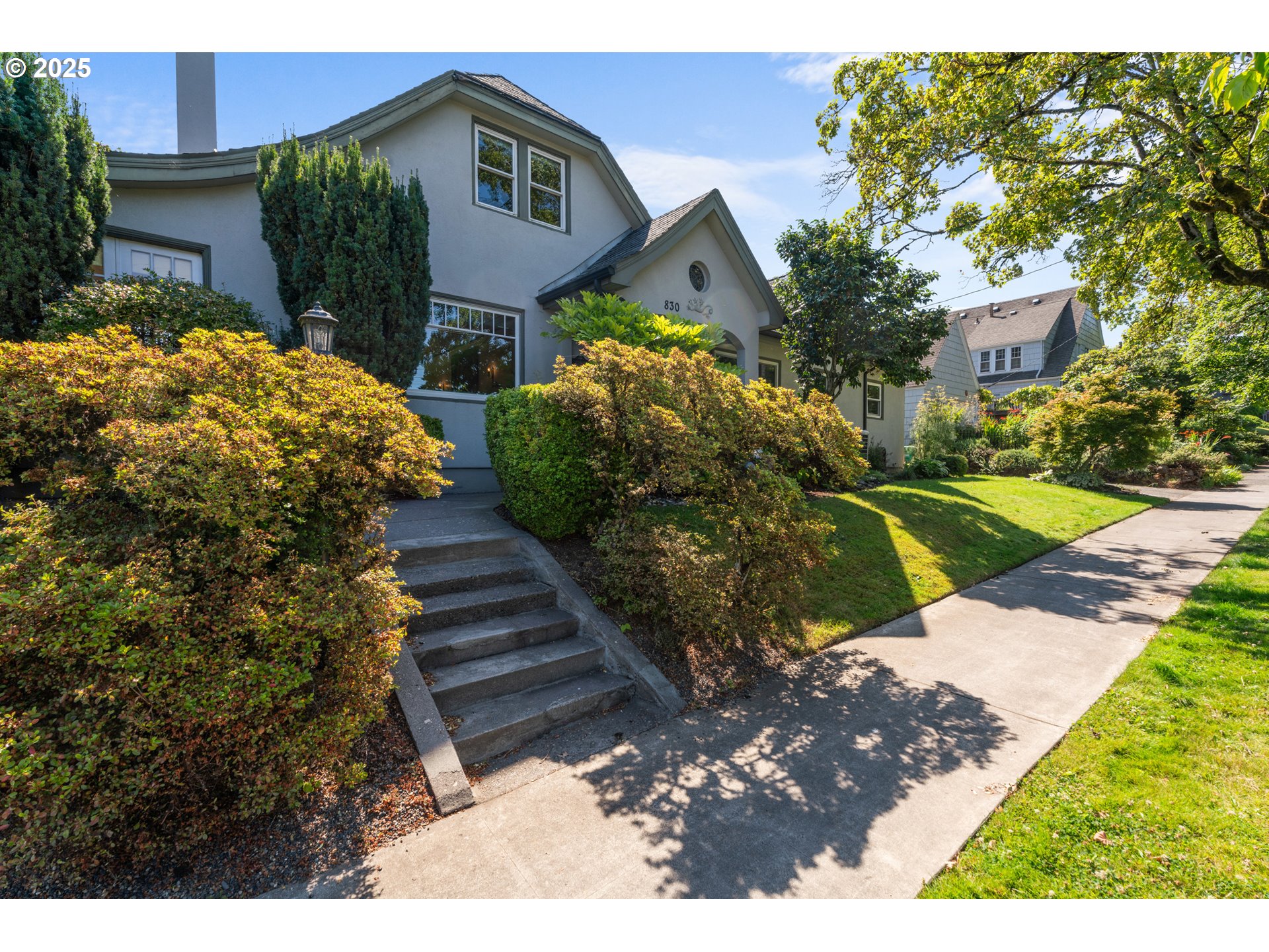 830 NE CESAR E CHAVEZ BLVD