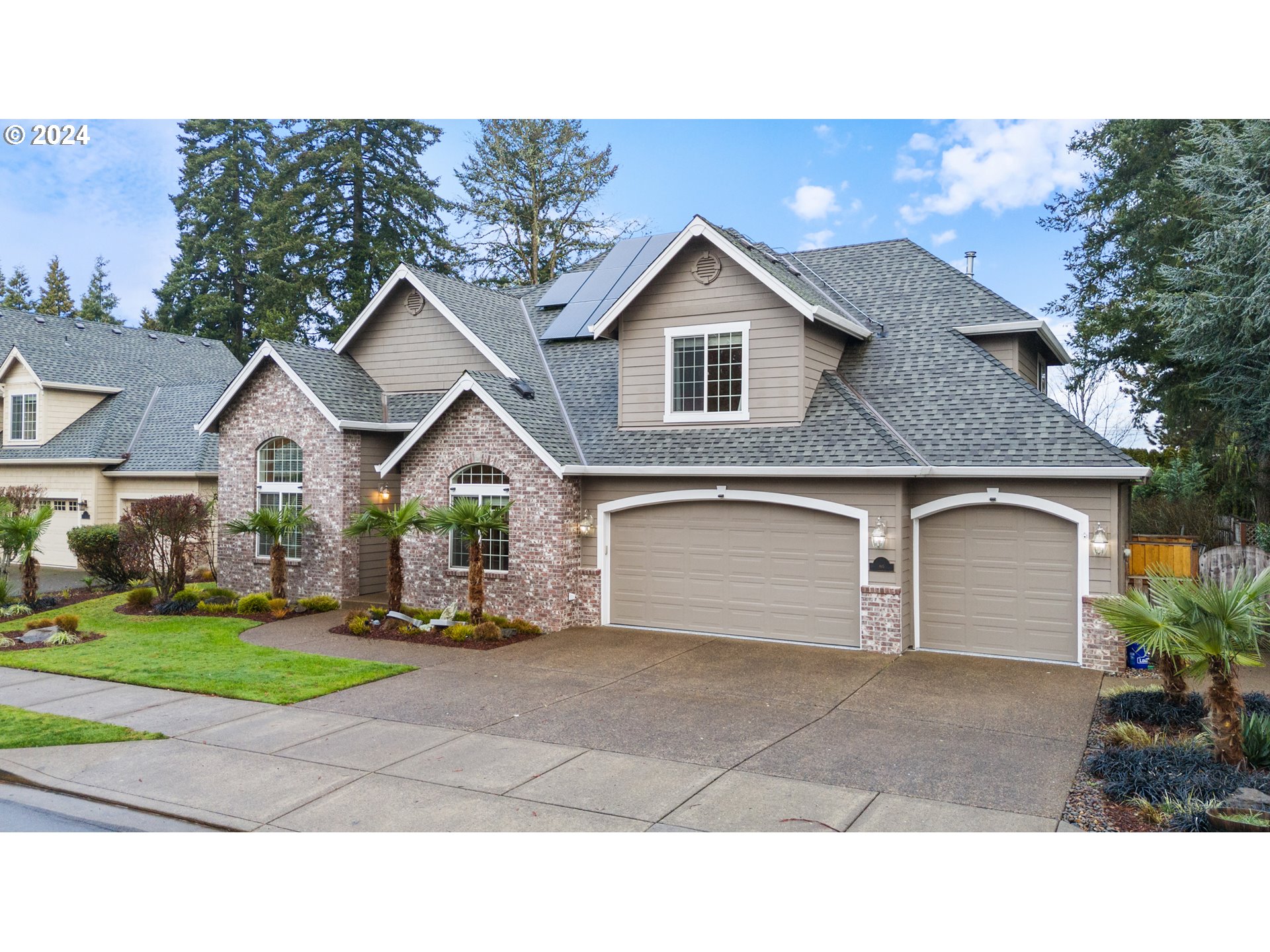 895 NE ADDISON CT