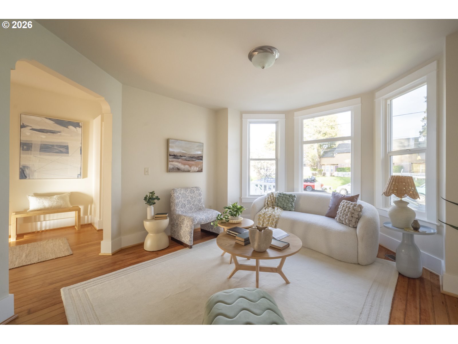 4057 N BORTHWICK AVE