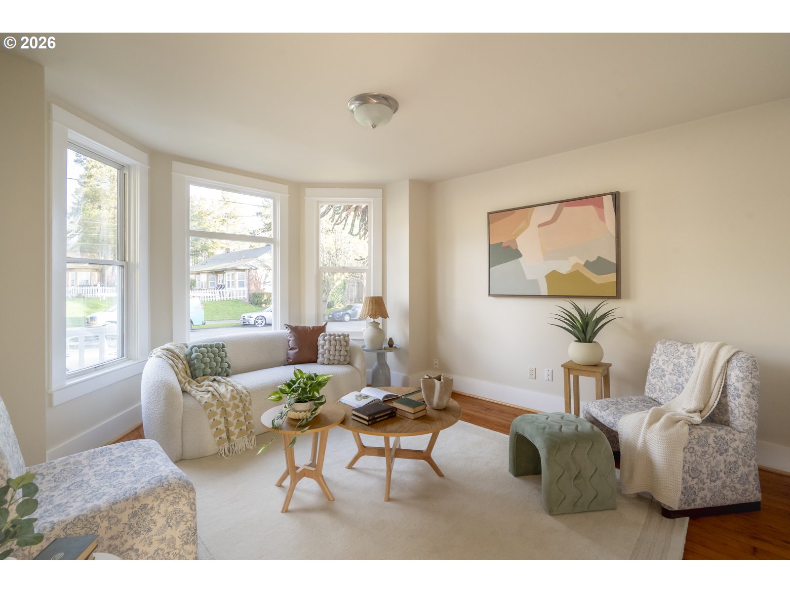 4057 N BORTHWICK AVE