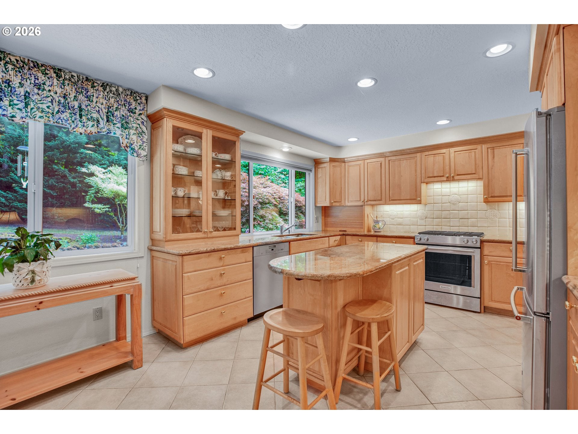 21 Westminster Dr, Lake Oswego, OR, 97034, USA, 3 Bedrooms Bedrooms, ,3 BathroomsBathrooms,Residential,Active,21 Westminster Dr,232508728