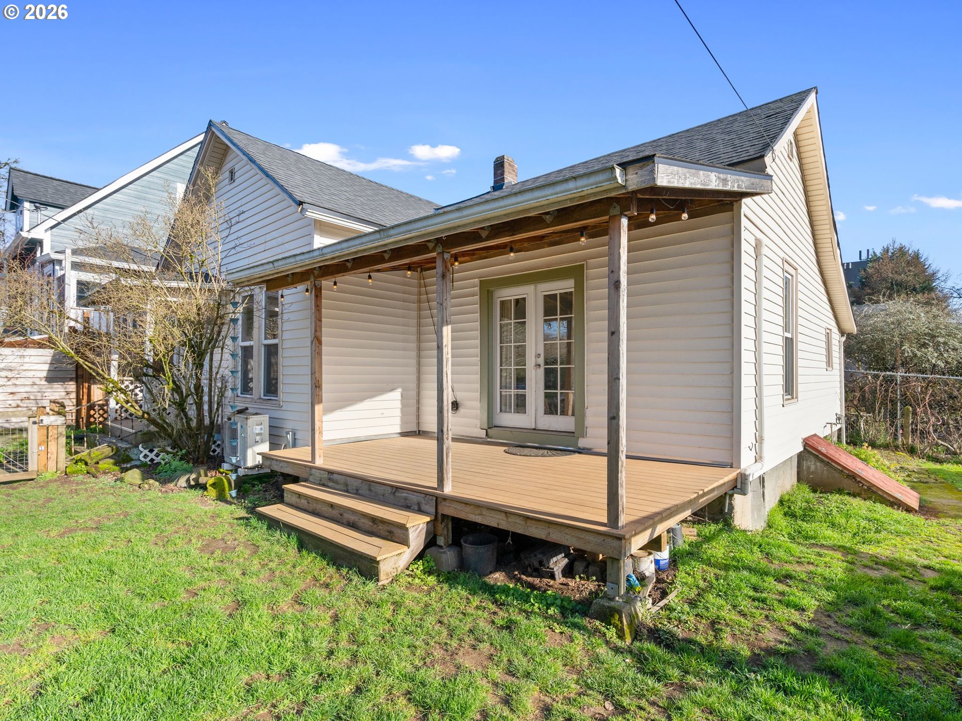 7028 N SAINT LOUIS AVE